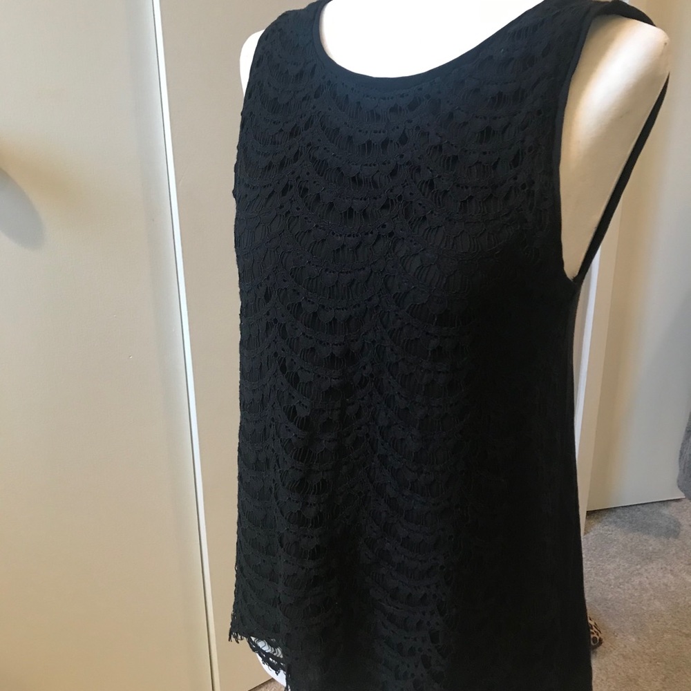 Lace sleeveless shell